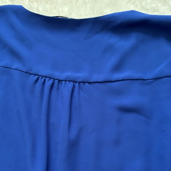 Beautiful Bright Blue Women's Top from Chaus. Beautiful for date night or work - Picture 8 of 8